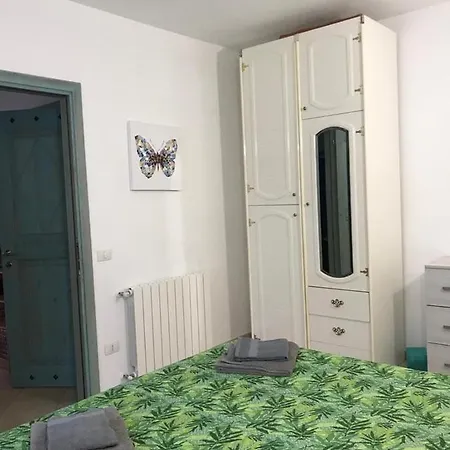 21 Via Del Faro Apartment *