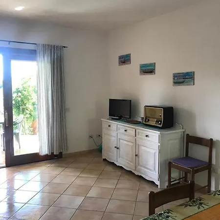 21 Via Del Faro Apartment *